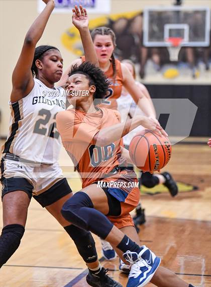 Thumbnail 3 in Giddings vs Caldwell photogallery.