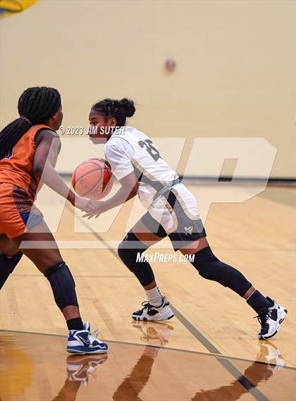 Thumbnail 3 in Giddings vs Caldwell photogallery.