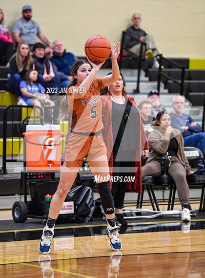 Thumbnail 2 in Giddings vs Caldwell photogallery.