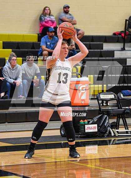 Thumbnail 3 in Giddings vs Caldwell photogallery.