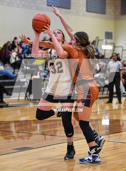 Thumbnail 3 in Giddings vs Caldwell photogallery.