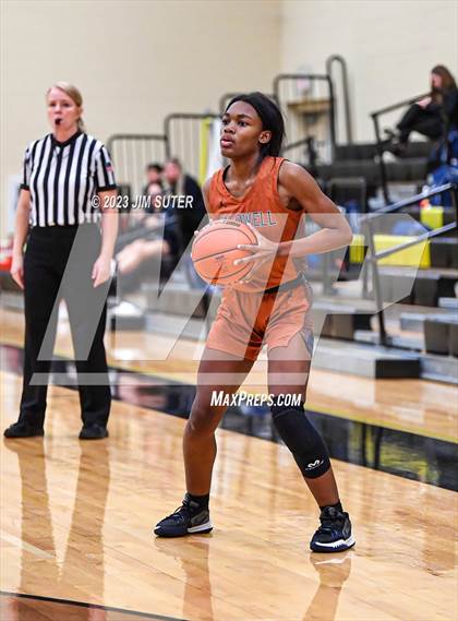 Thumbnail 3 in Giddings vs Caldwell photogallery.