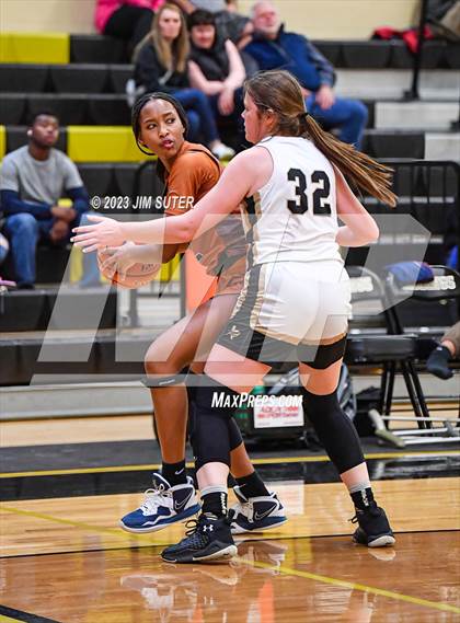 Thumbnail 2 in Giddings vs Caldwell photogallery.