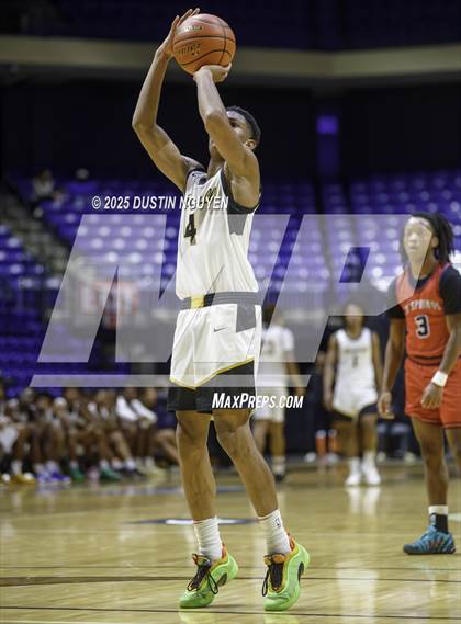 Thumbnail 3 in Cypress Springs vs. Fort Bend Marshall (Houston Methodist Cy-Hoops Invitational) photogallery.