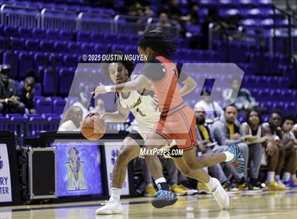 Thumbnail 2 in Cypress Springs vs. Fort Bend Marshall (Houston Methodist Cy-Hoops Invitational) photogallery.