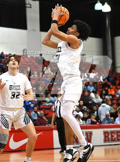 Thumbnail 3 in Las Vegas vs. Spring Valley (NIAA State 4A Semi-Final) photogallery.