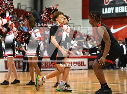 Thumbnail 2 in Las Vegas vs. Spring Valley (NIAA State 4A Semi-Final) photogallery.