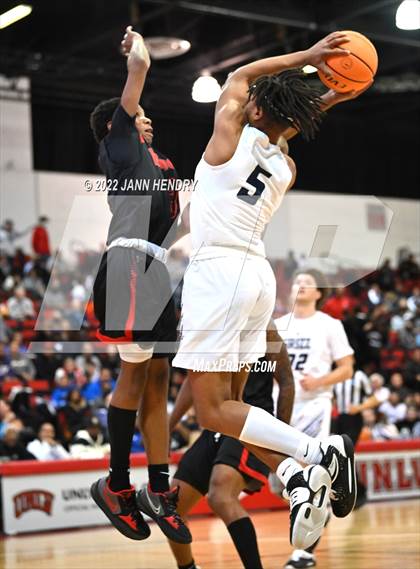 Thumbnail 2 in Las Vegas vs. Spring Valley (NIAA State 4A Semi-Final) photogallery.