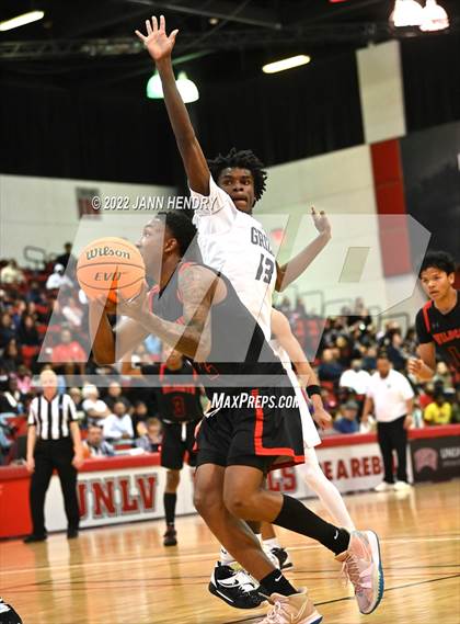 Thumbnail 2 in Las Vegas vs. Spring Valley (NIAA State 4A Semi-Final) photogallery.