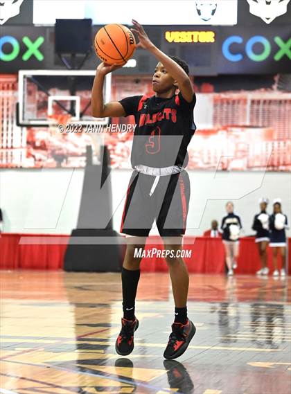 Thumbnail 2 in Las Vegas vs. Spring Valley (NIAA State 4A Semi-Final) photogallery.