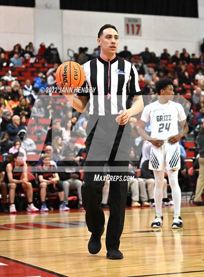 Thumbnail 1 in Las Vegas vs. Spring Valley (NIAA State 4A Semi-Final) photogallery.