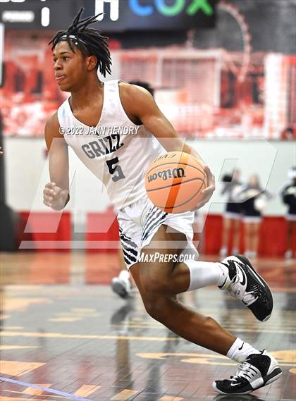 Thumbnail 1 in Las Vegas vs. Spring Valley (NIAA State 4A Semi-Final) photogallery.