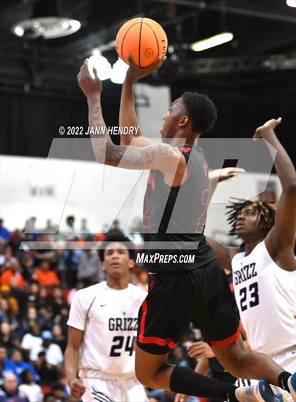 Thumbnail 2 in Las Vegas vs. Spring Valley (NIAA State 4A Semi-Final) photogallery.