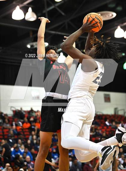 Thumbnail 2 in Las Vegas vs. Spring Valley (NIAA State 4A Semi-Final) photogallery.