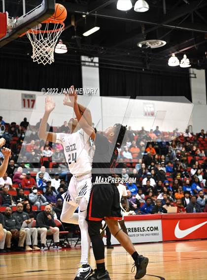 Thumbnail 2 in Las Vegas vs. Spring Valley (NIAA State 4A Semi-Final) photogallery.