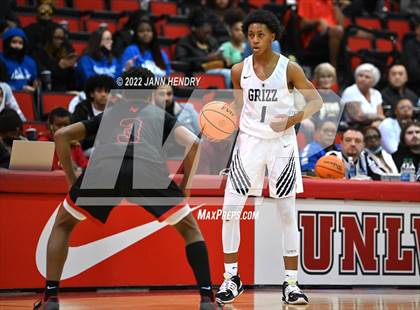 Thumbnail 2 in Las Vegas vs. Spring Valley (NIAA State 4A Semi-Final) photogallery.