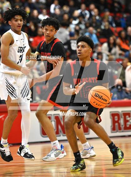 Thumbnail 3 in Las Vegas vs. Spring Valley (NIAA State 4A Semi-Final) photogallery.