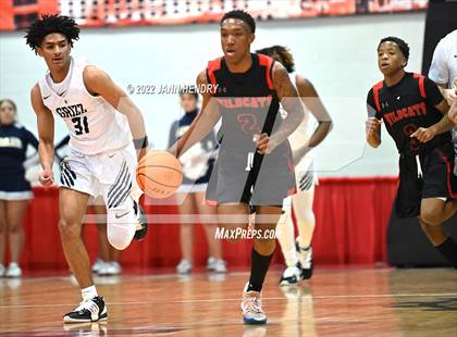 Thumbnail 1 in Las Vegas vs. Spring Valley (NIAA State 4A Semi-Final) photogallery.