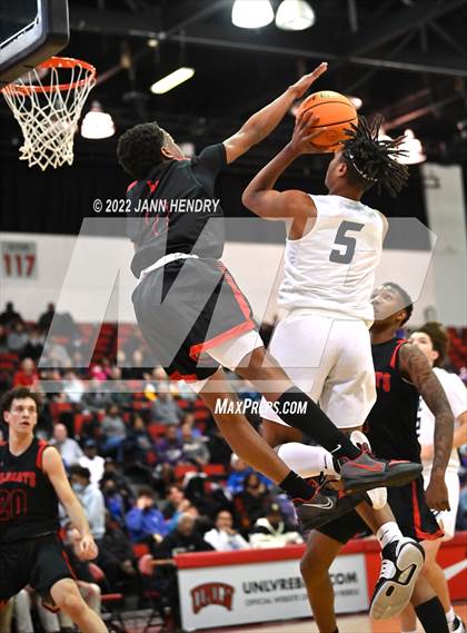 Thumbnail 3 in Las Vegas vs. Spring Valley (NIAA State 4A Semi-Final) photogallery.
