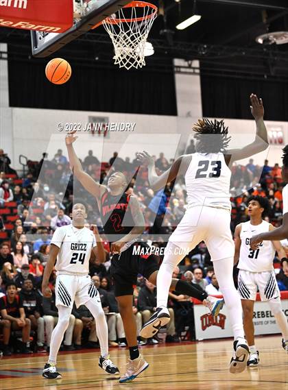 Thumbnail 2 in Las Vegas vs. Spring Valley (NIAA State 4A Semi-Final) photogallery.