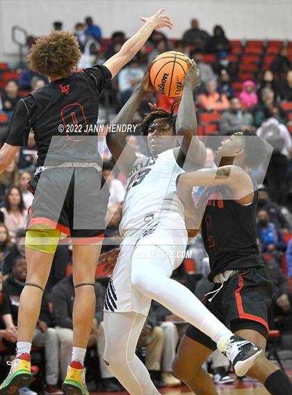 Thumbnail 2 in Las Vegas vs. Spring Valley (NIAA State 4A Semi-Final) photogallery.
