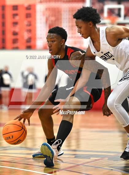 Thumbnail 2 in Las Vegas vs. Spring Valley (NIAA State 4A Semi-Final) photogallery.