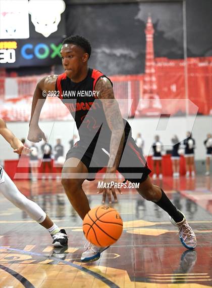 Thumbnail 2 in Las Vegas vs. Spring Valley (NIAA State 4A Semi-Final) photogallery.