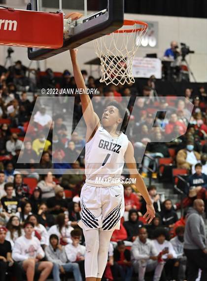 Thumbnail 2 in Las Vegas vs. Spring Valley (NIAA State 4A Semi-Final) photogallery.
