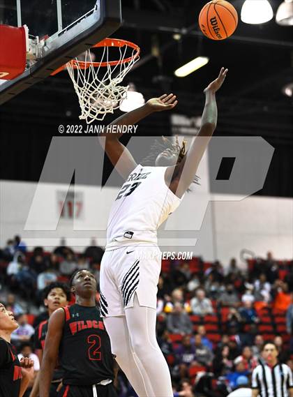 Thumbnail 2 in Las Vegas vs. Spring Valley (NIAA State 4A Semi-Final) photogallery.