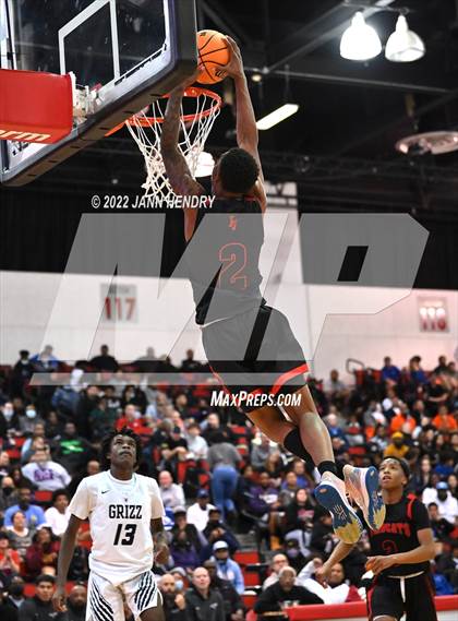 Thumbnail 3 in Las Vegas vs. Spring Valley (NIAA State 4A Semi-Final) photogallery.