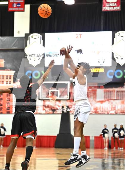 Thumbnail 1 in Las Vegas vs. Spring Valley (NIAA State 4A Semi-Final) photogallery.