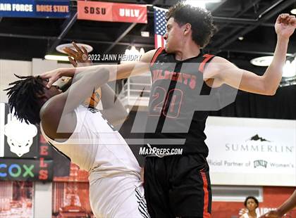 Thumbnail 3 in Las Vegas vs. Spring Valley (NIAA State 4A Semi-Final) photogallery.