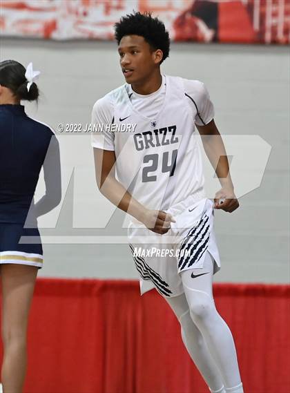 Thumbnail 2 in Las Vegas vs. Spring Valley (NIAA State 4A Semi-Final) photogallery.