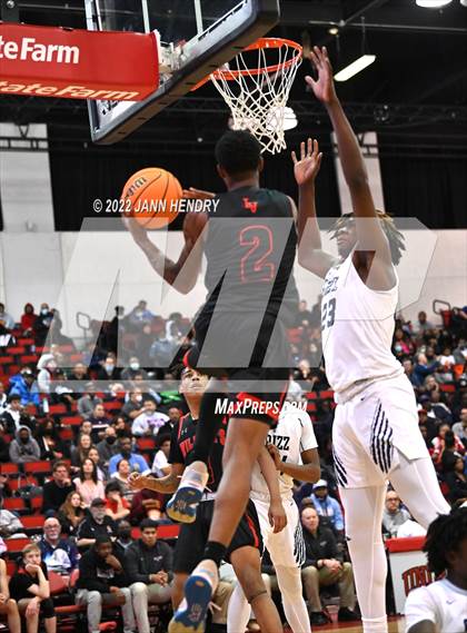 Thumbnail 3 in Las Vegas vs. Spring Valley (NIAA State 4A Semi-Final) photogallery.
