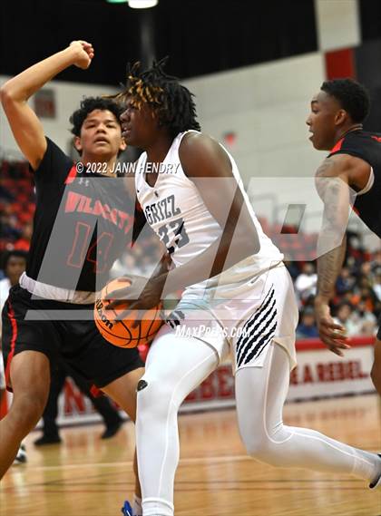 Thumbnail 2 in Las Vegas vs. Spring Valley (NIAA State 4A Semi-Final) photogallery.