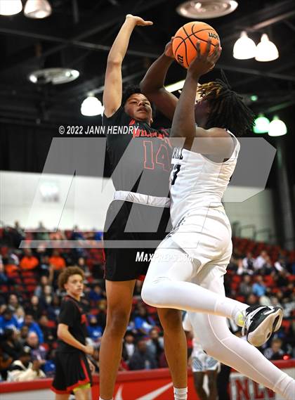 Thumbnail 1 in Las Vegas vs. Spring Valley (NIAA State 4A Semi-Final) photogallery.