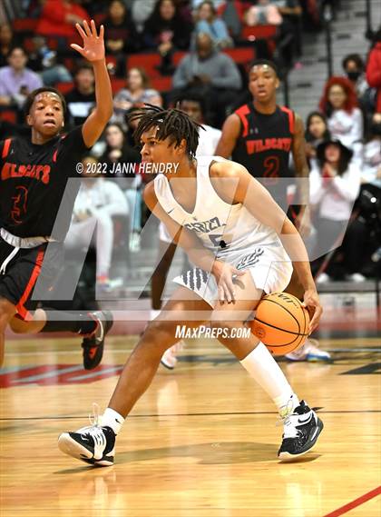 Thumbnail 3 in Las Vegas vs. Spring Valley (NIAA State 4A Semi-Final) photogallery.