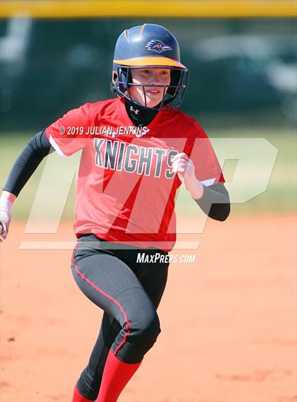 Thumbnail 2 in Mountain View vs Hillcrest (Win The Pitch Tournament) photogallery.