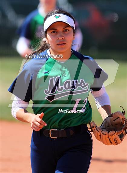 Thumbnail 2 in Mountain View vs Hillcrest (Win The Pitch Tournament) photogallery.