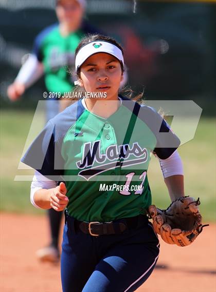 Thumbnail 1 in Mountain View vs Hillcrest (Win The Pitch Tournament) photogallery.