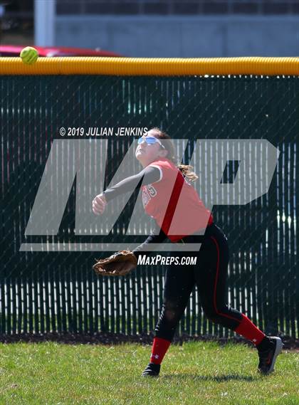 Thumbnail 1 in Mountain View vs Hillcrest (Win The Pitch Tournament) photogallery.