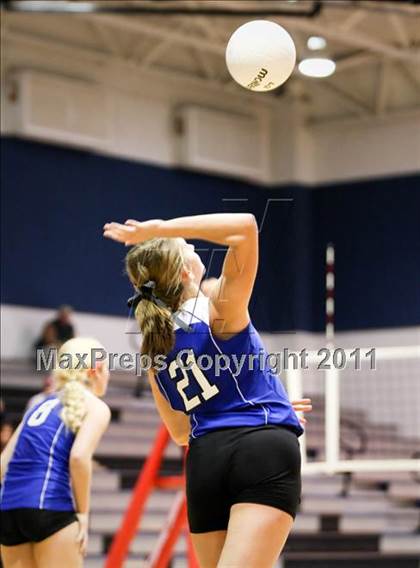 Thumbnail 3 in North Lincoln vs Central Davidson (NCHSAA Playoff Round 2) photogallery.