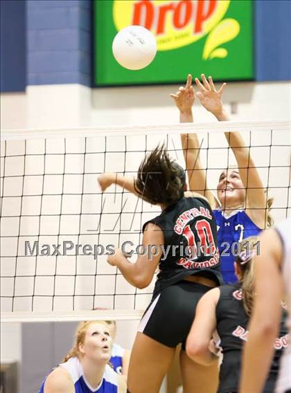 Thumbnail 1 in North Lincoln vs Central Davidson (NCHSAA Playoff Round 2) photogallery.