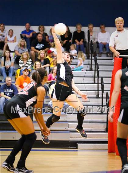 Thumbnail 2 in North Lincoln vs Central Davidson (NCHSAA Playoff Round 2) photogallery.