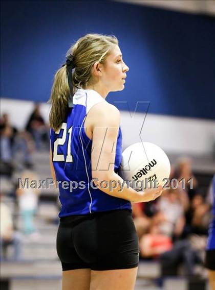 Thumbnail 1 in North Lincoln vs Central Davidson (NCHSAA Playoff Round 2) photogallery.
