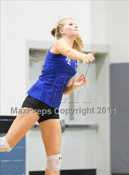 Thumbnail 3 in North Lincoln vs Central Davidson (NCHSAA Playoff Round 2) photogallery.