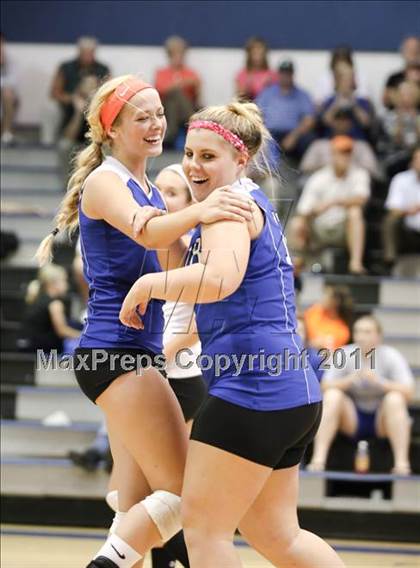 Thumbnail 3 in North Lincoln vs Central Davidson (NCHSAA Playoff Round 2) photogallery.
