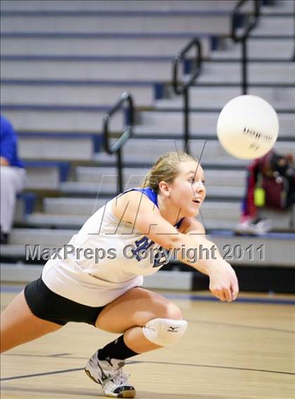 Thumbnail 3 in North Lincoln vs Central Davidson (NCHSAA Playoff Round 2) photogallery.