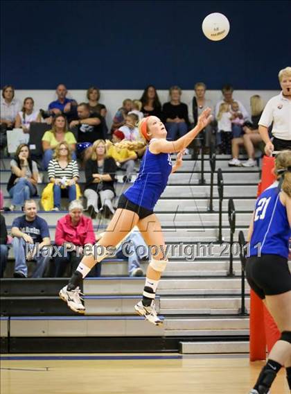 Thumbnail 3 in North Lincoln vs Central Davidson (NCHSAA Playoff Round 2) photogallery.