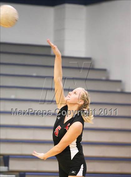 Thumbnail 2 in North Lincoln vs Central Davidson (NCHSAA Playoff Round 2) photogallery.